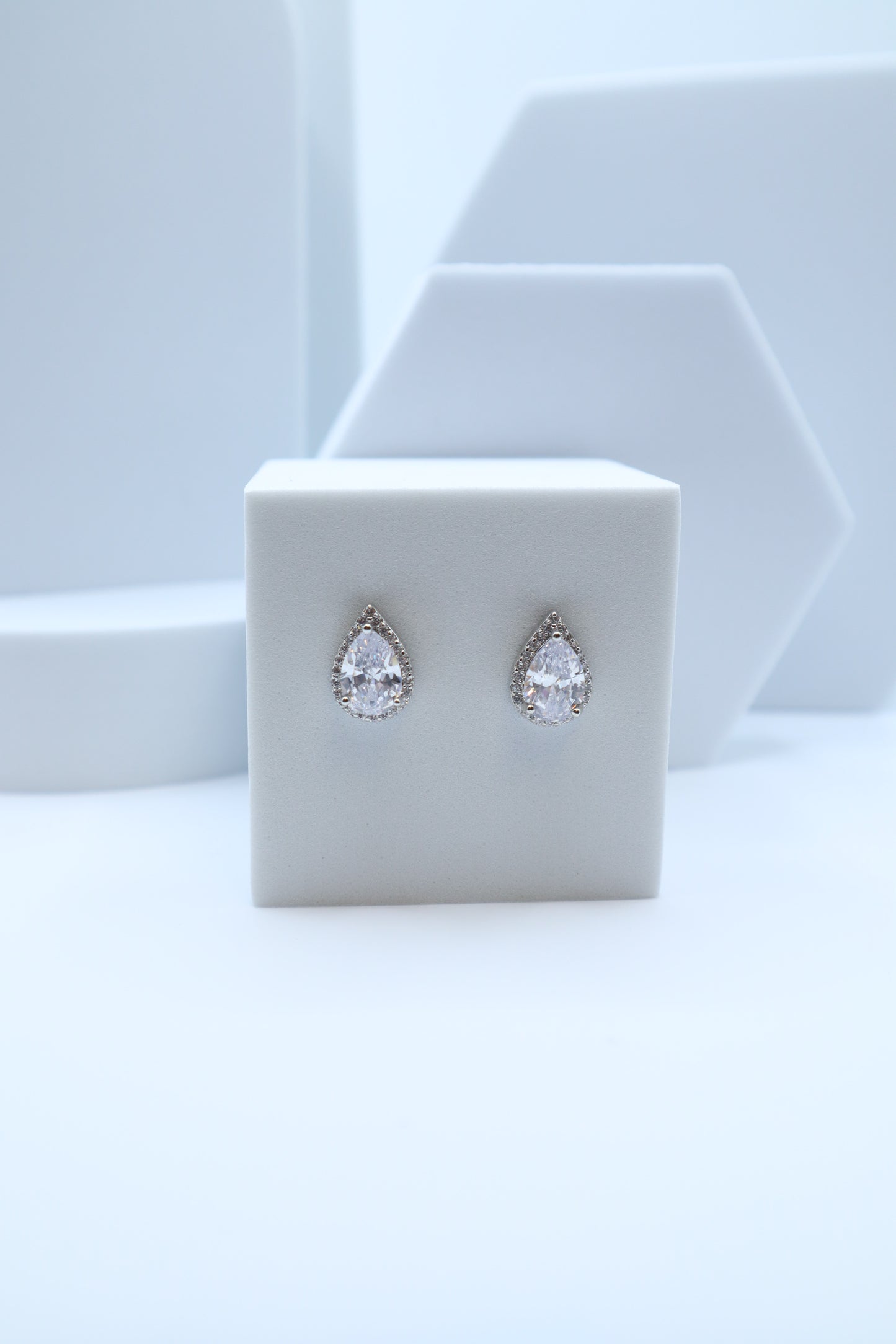 Lumière Teardrop Spark Earring (Lisa's Pick)