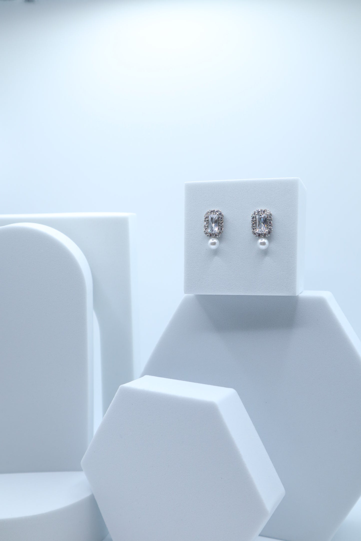 Château Pearl Radiance Earring (Jisoo's Pick)