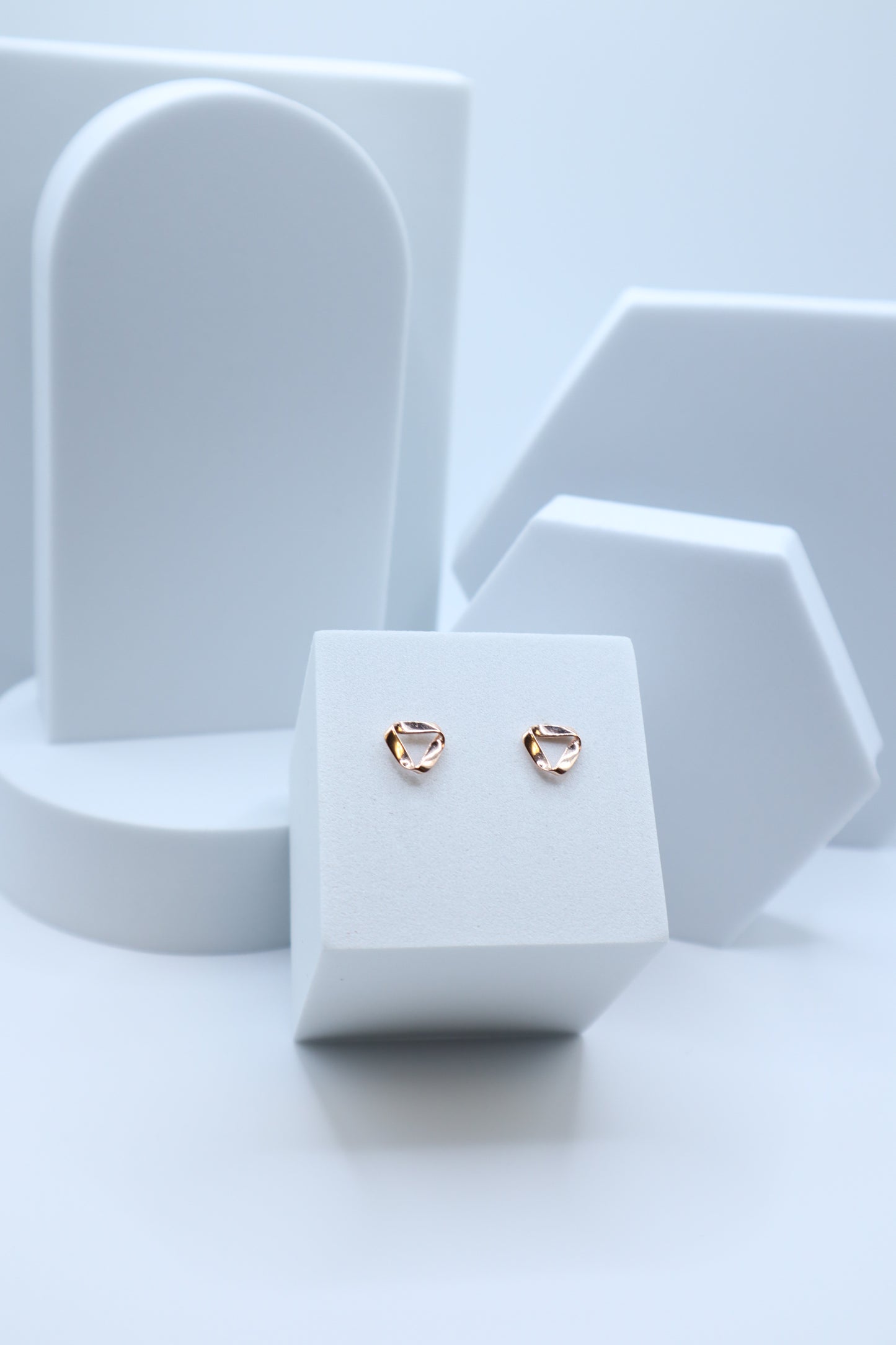 Distorted Triangle Earring (Jennie's Pick)