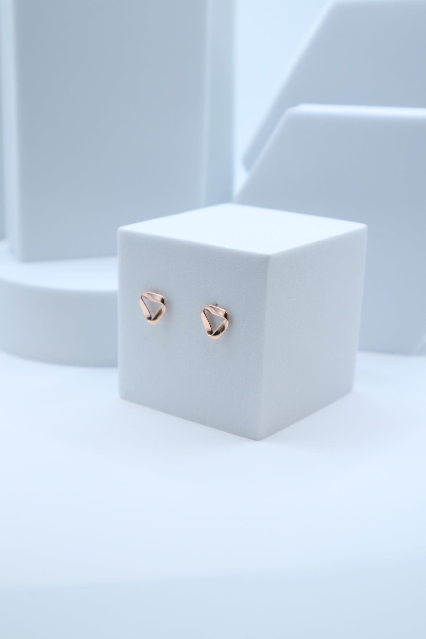 Distorted Triangle Earring (Jennie's Pick)