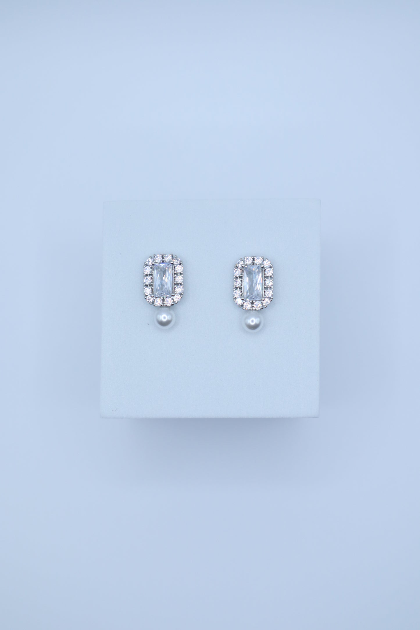 Château Pearl Radiance Earring (Jisoo's Pick)