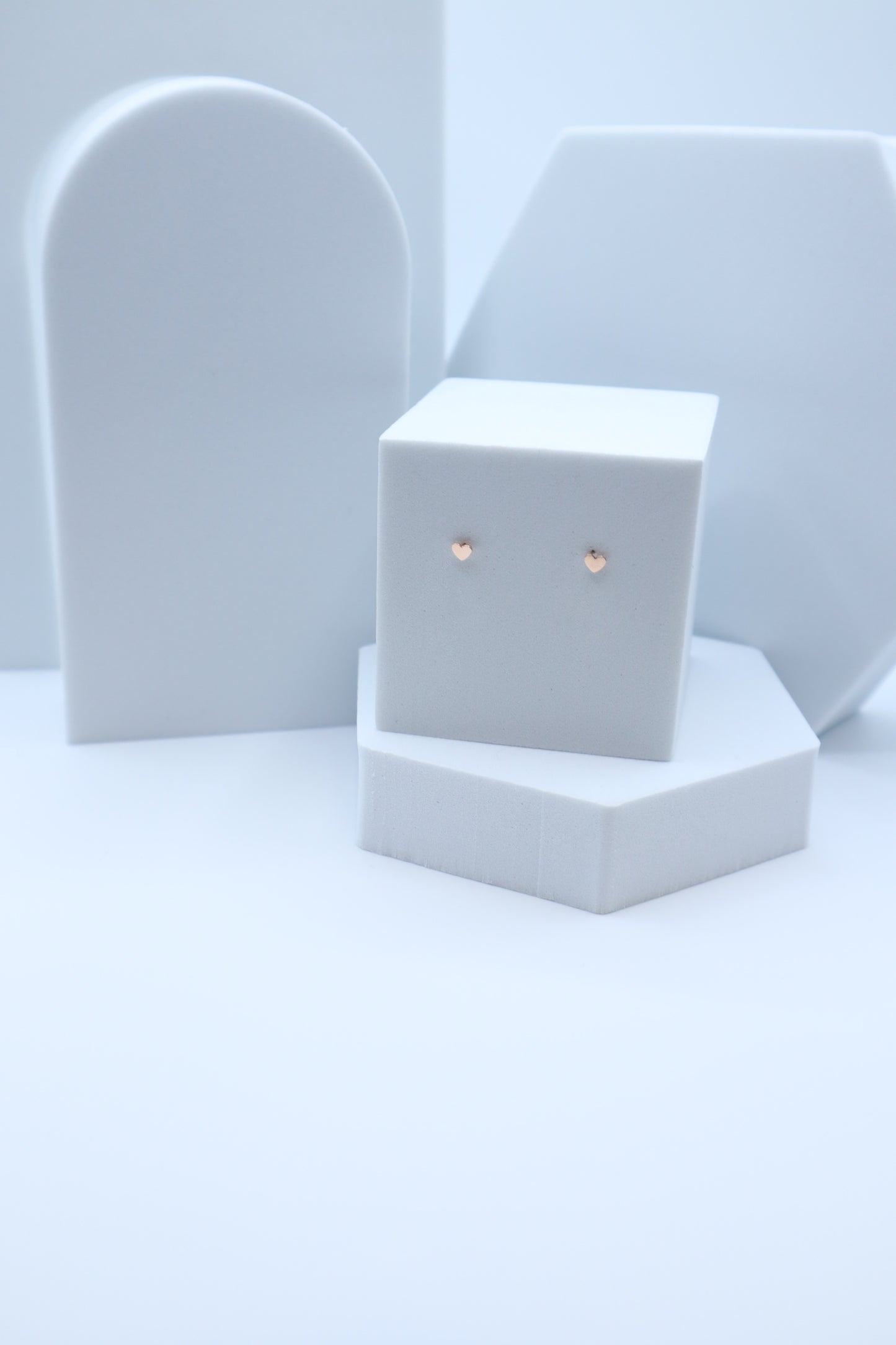 Mini Heart Stud Earring (Jang Wonyoung's Pick)