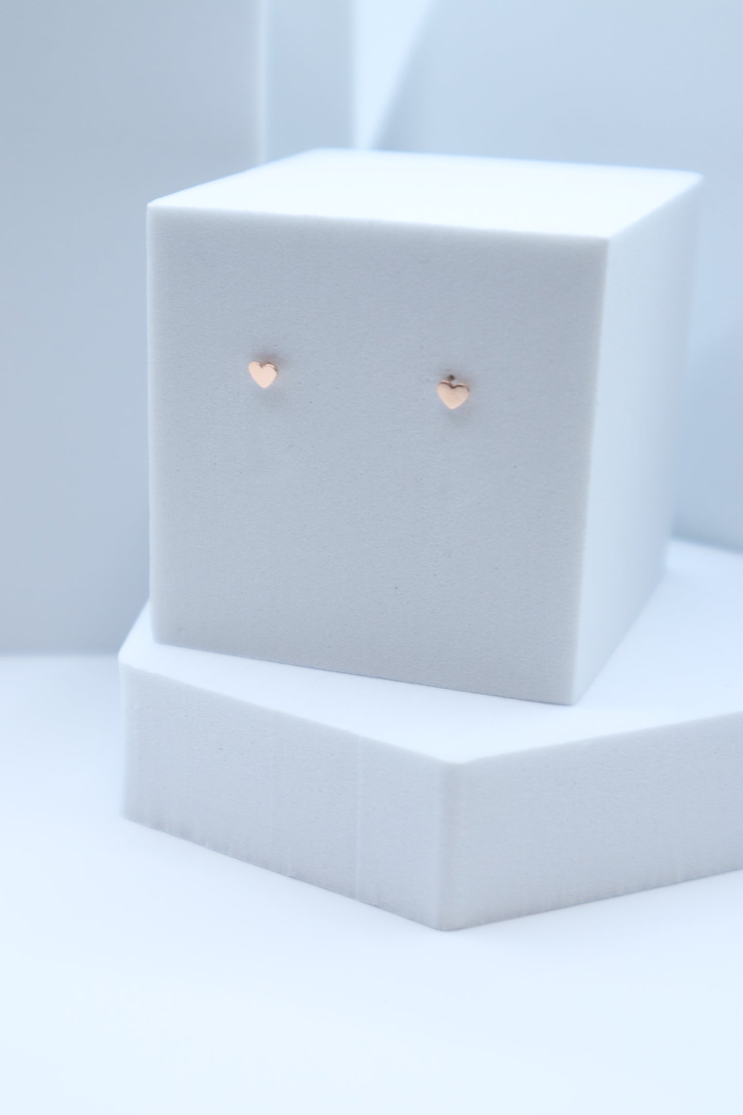 Mini Heart Stud Earring (Jang Wonyoung's Pick)