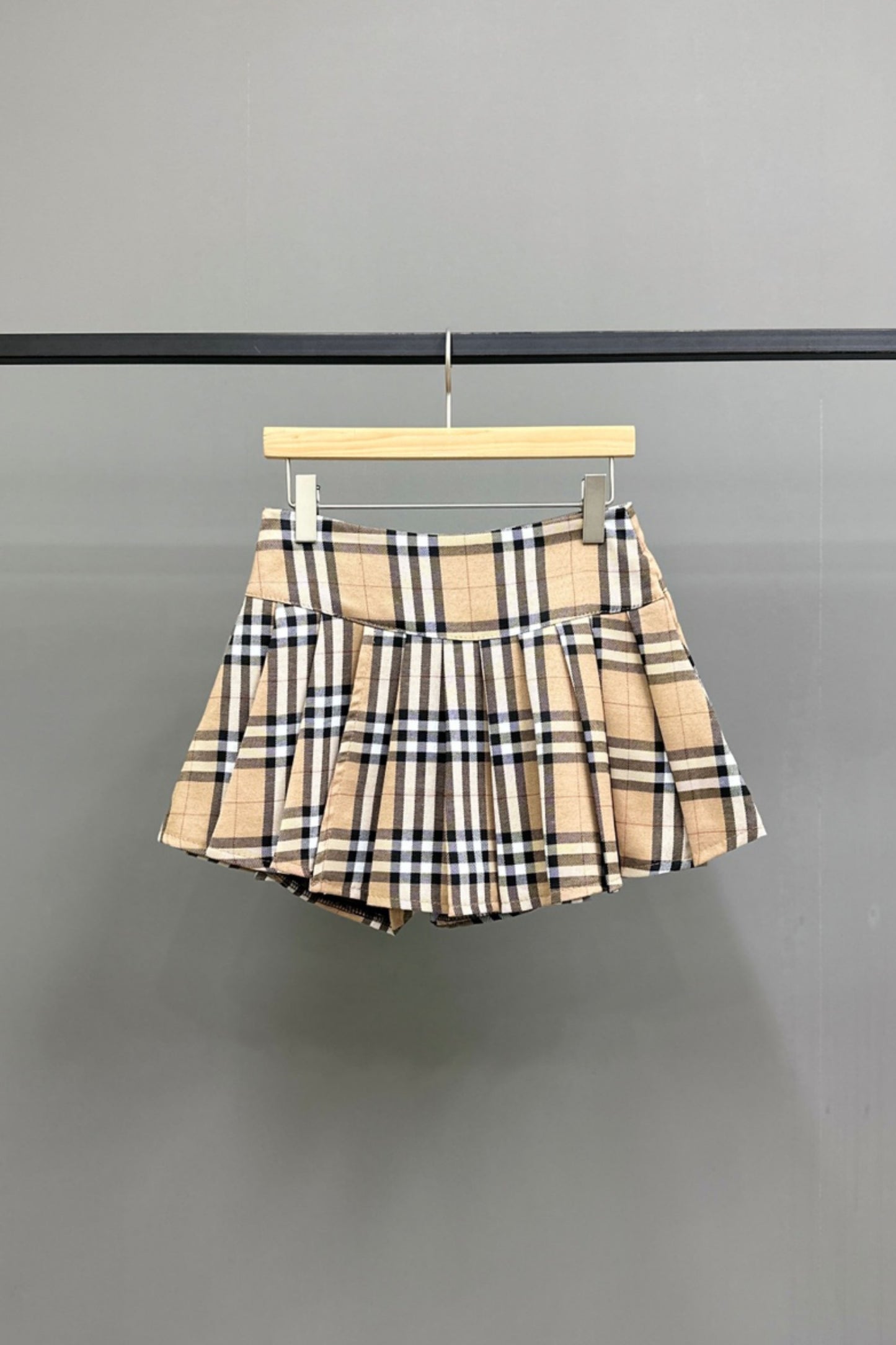 Classic Pleated Plaid Mini Skirt