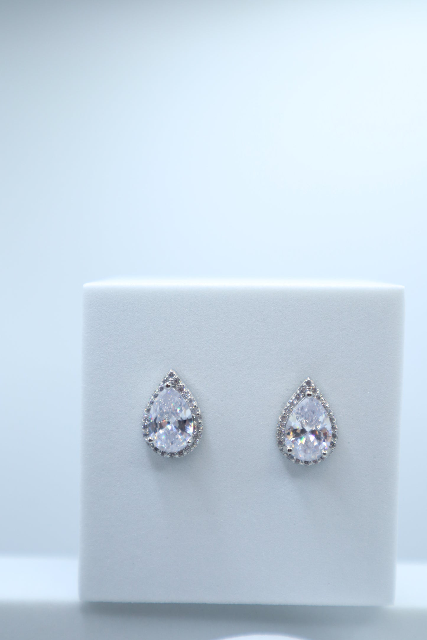 Lumière Teardrop Spark Earring (Lisa's Pick)