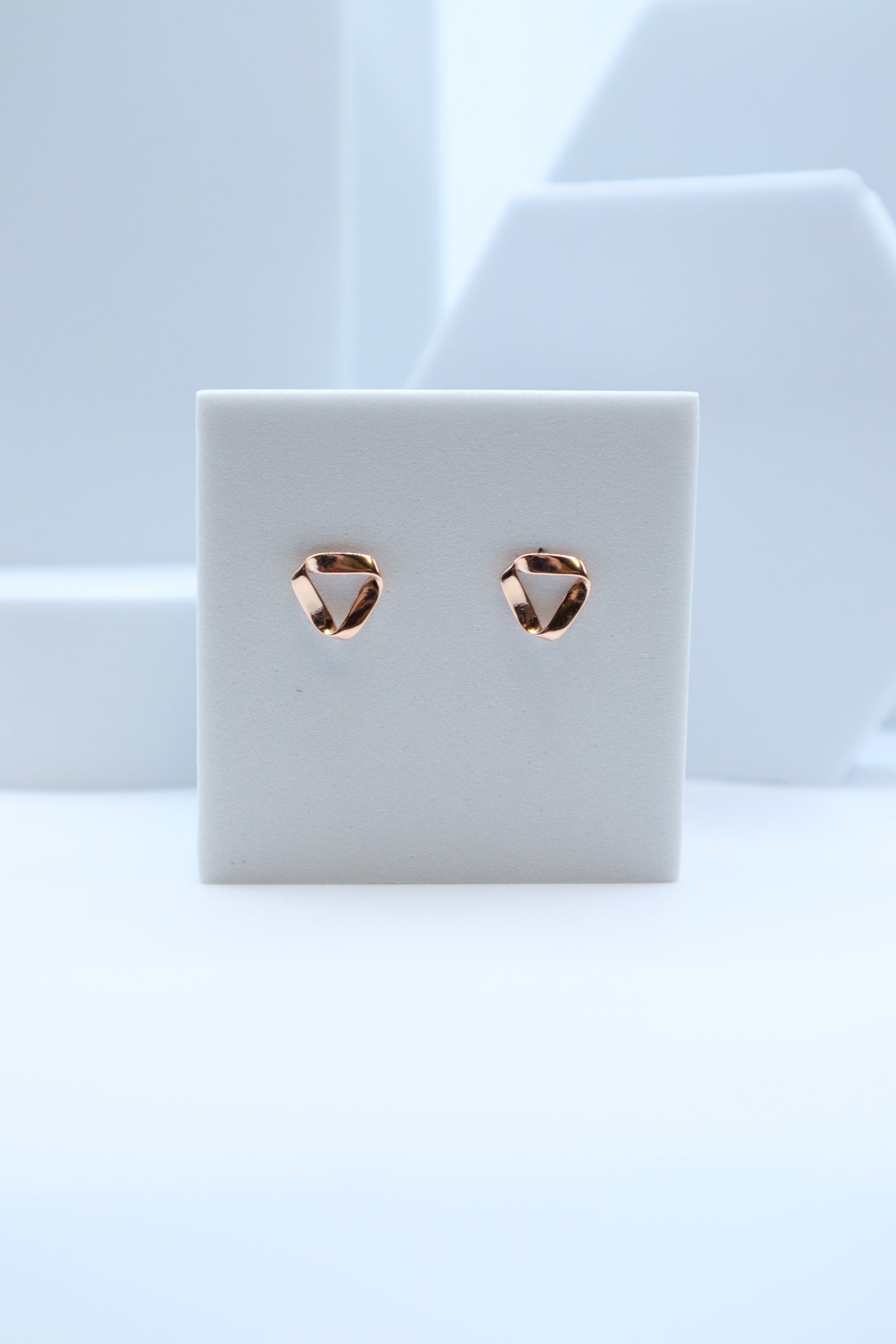Distorted Triangle Earring (Jennie's Pick)