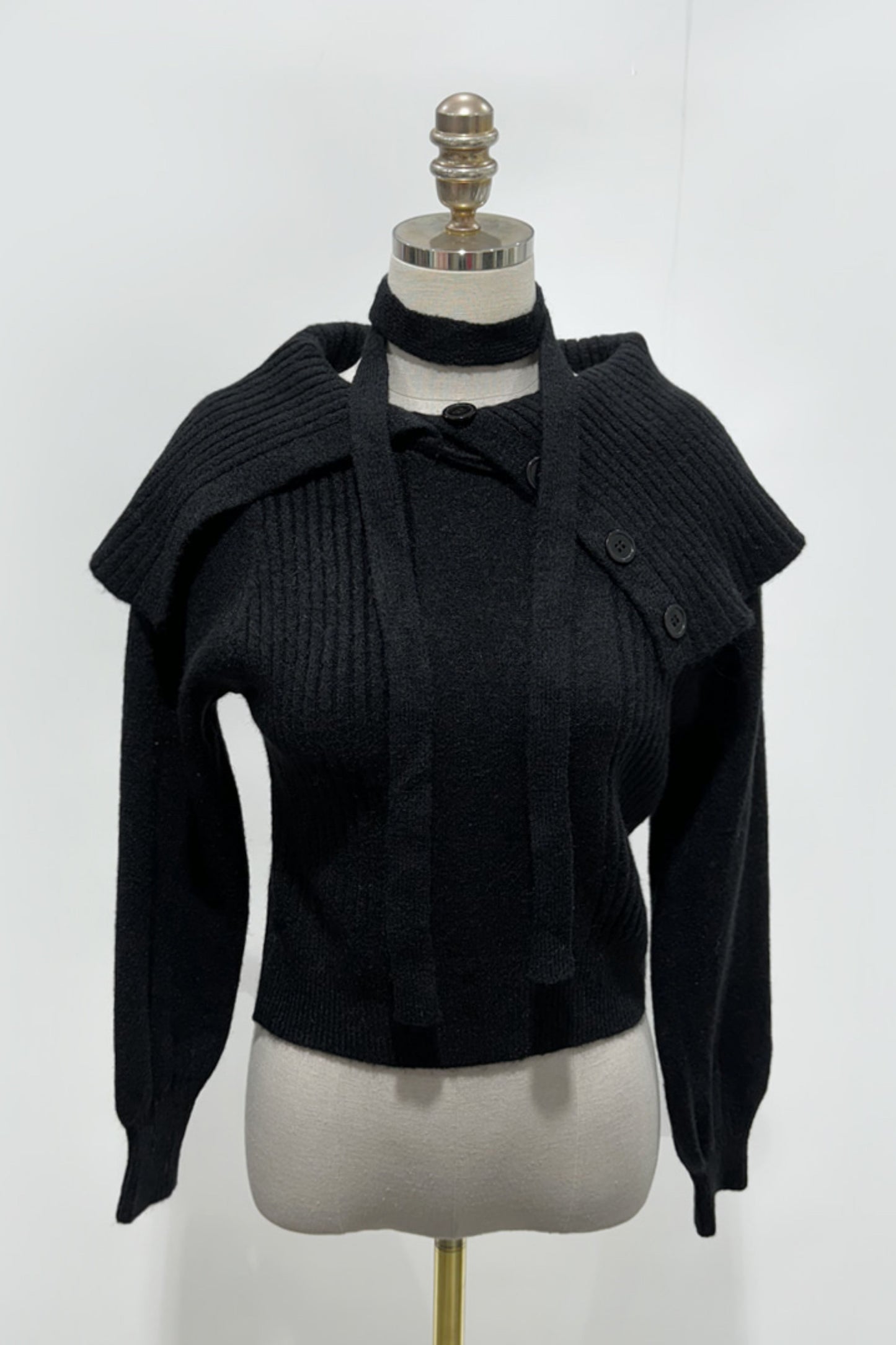 Collar Accent Button Knit Scarf Set