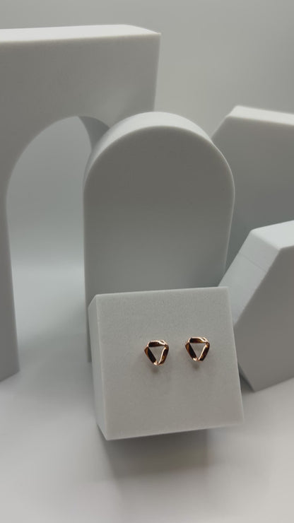 Distorted Triangle Earring (Jennie's Pick)