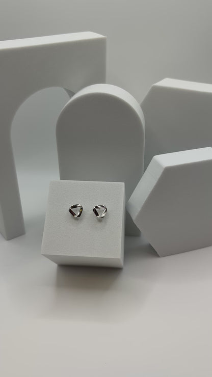 Distorted Triangle Earring (Jennie's Pick)
